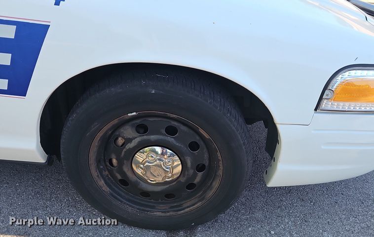 image for item LE9725 2010 Ford Crown Victoria Police Interceptor