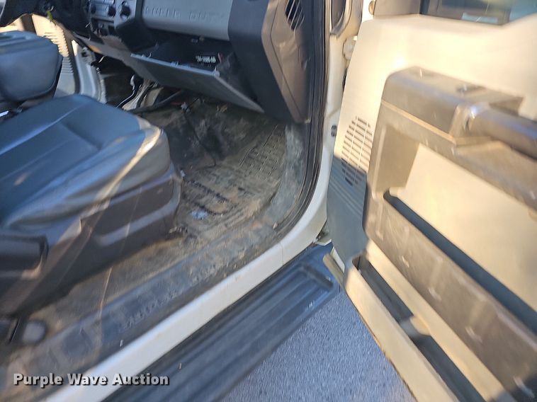 image for item LE9727 2014 Ford F350  Crew Cab utility bed pickup truck