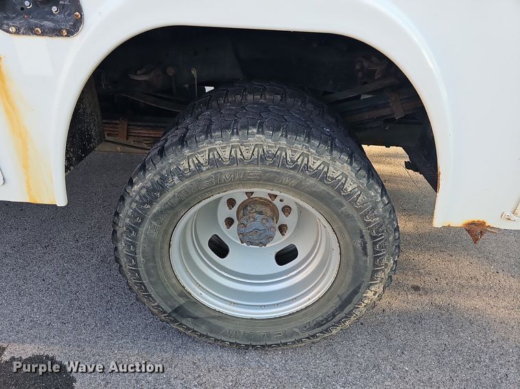 image for item LE9727 2014 Ford F350  Crew Cab utility bed pickup truck