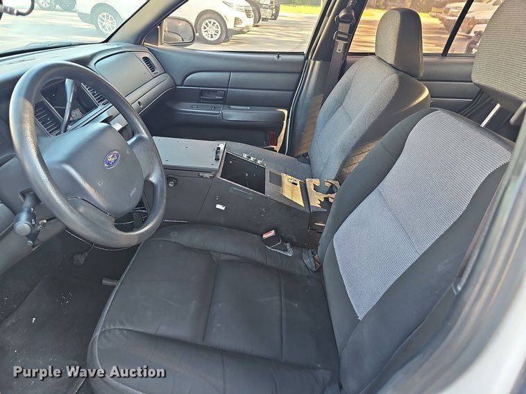 image for item LE9728 2007 Ford Crown Victoria Police Interceptor