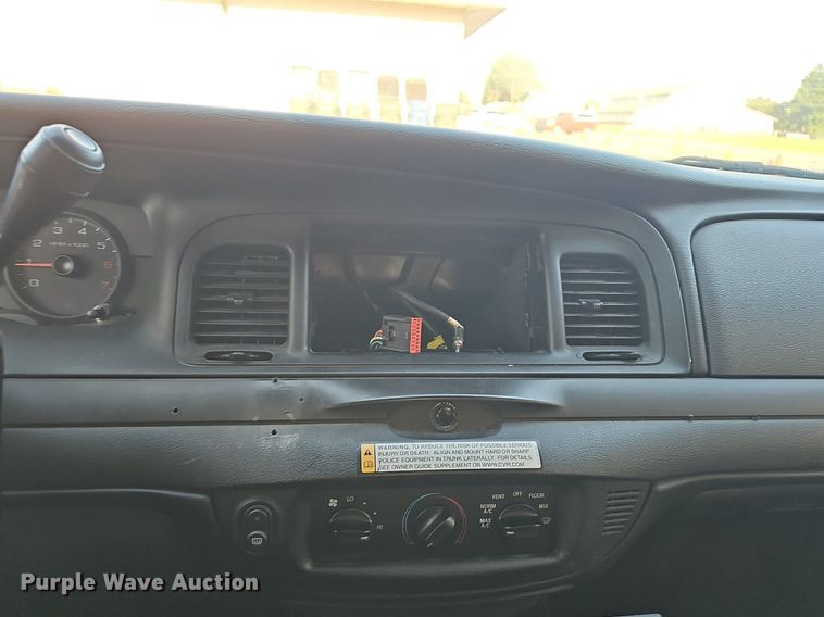 image for item LE9728 2007 Ford Crown Victoria Police Interceptor