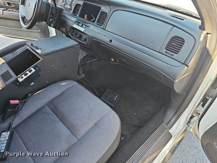 image for item LE9728 2007 Ford Crown Victoria Police Interceptor