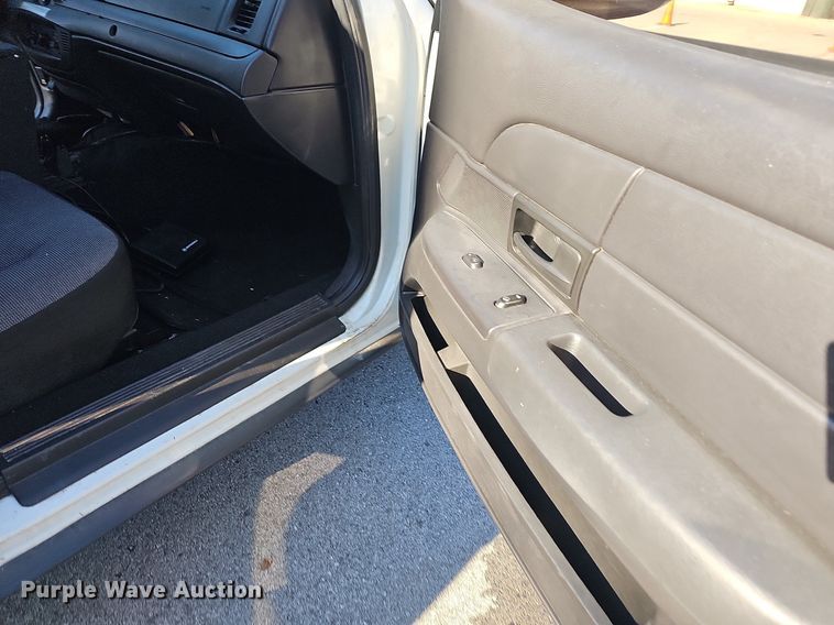 image for item LE9728 2007 Ford Crown Victoria Police Interceptor