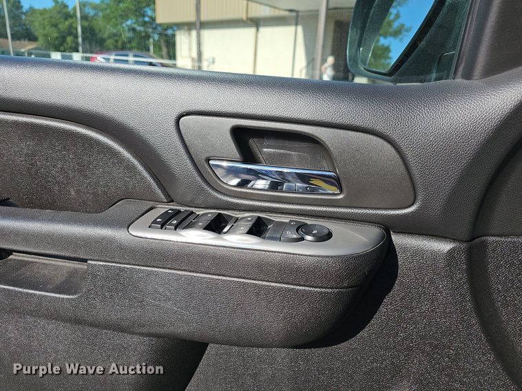 image for item LE9730 2013 Chevrolet Tahoe Police  SUV