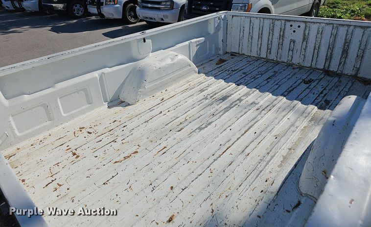 image for item LE9735 2002 Chevrolet Silverado 1500  pickup truck