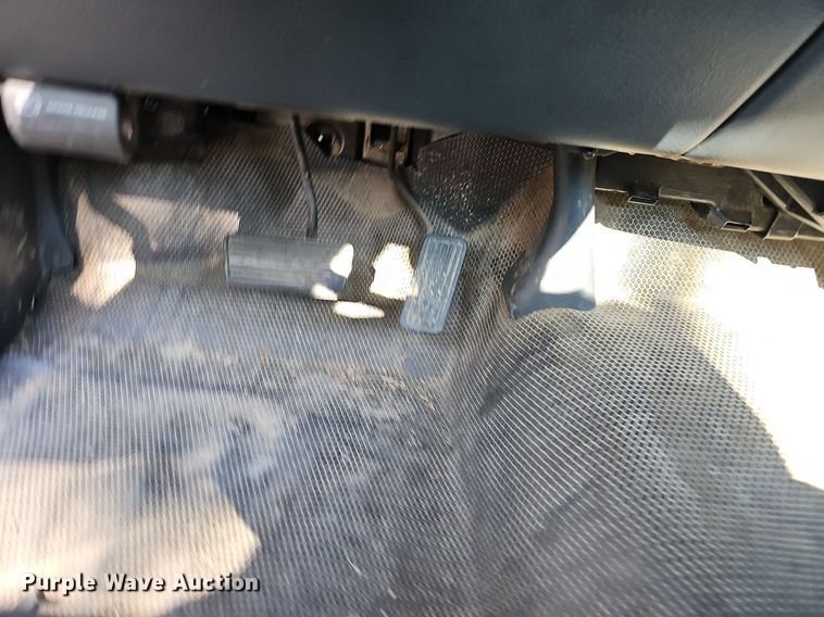 image for item LE9735 2002 Chevrolet Silverado 1500  pickup truck