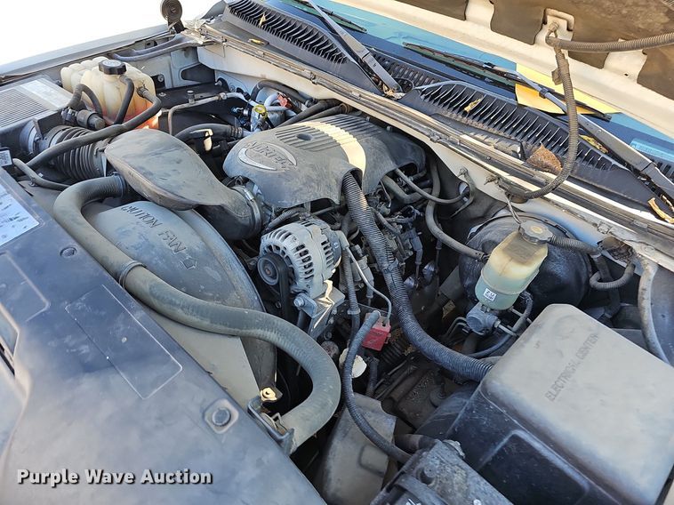 image for item LE9735 2002 Chevrolet Silverado 1500  pickup truck