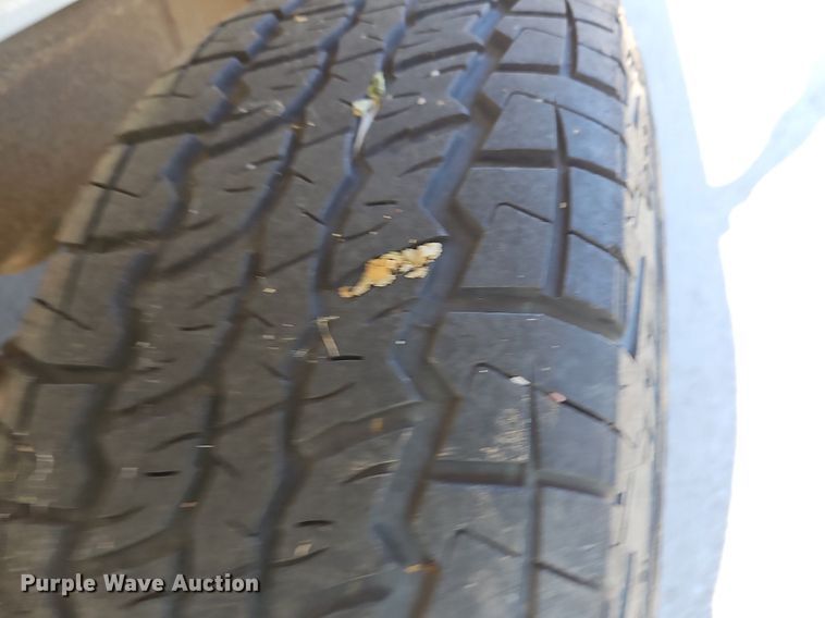 image for item LE9735 2002 Chevrolet Silverado 1500  pickup truck