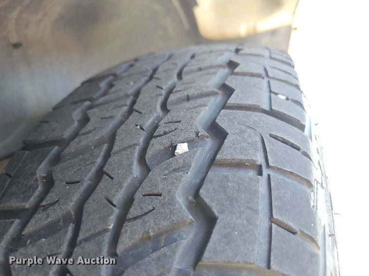 image for item LE9735 2002 Chevrolet Silverado 1500  pickup truck