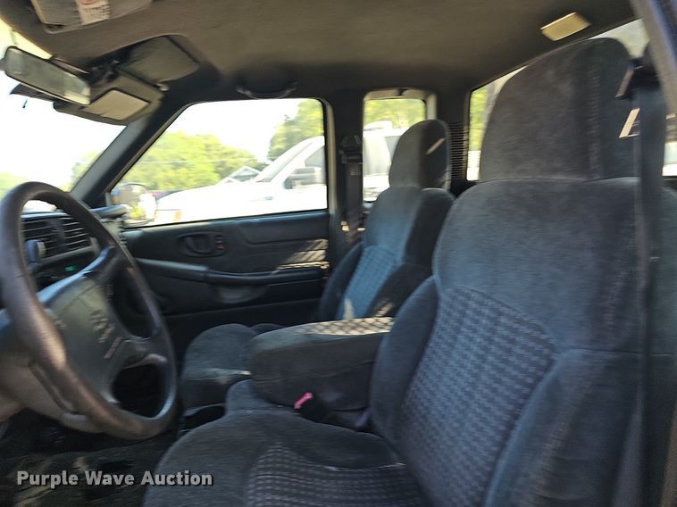 image for item LE9736 1998 Chevrolet S10  Ext. Cab pickup truck