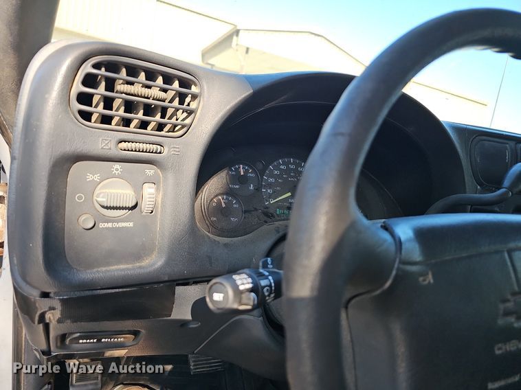 image for item LE9736 1998 Chevrolet S10  Ext. Cab pickup truck