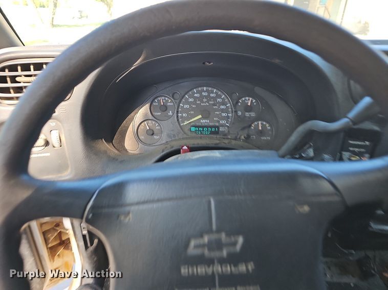 image for item LE9736 1998 Chevrolet S10  Ext. Cab pickup truck