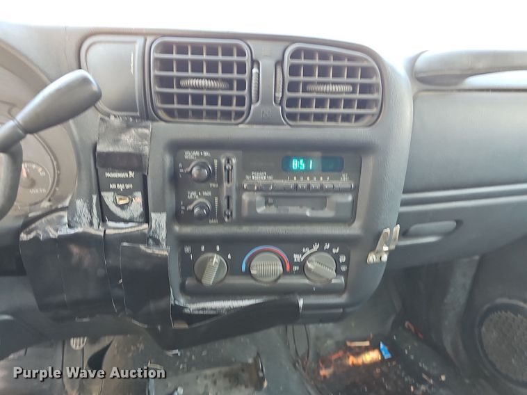 image for item LE9736 1998 Chevrolet S10  Ext. Cab pickup truck