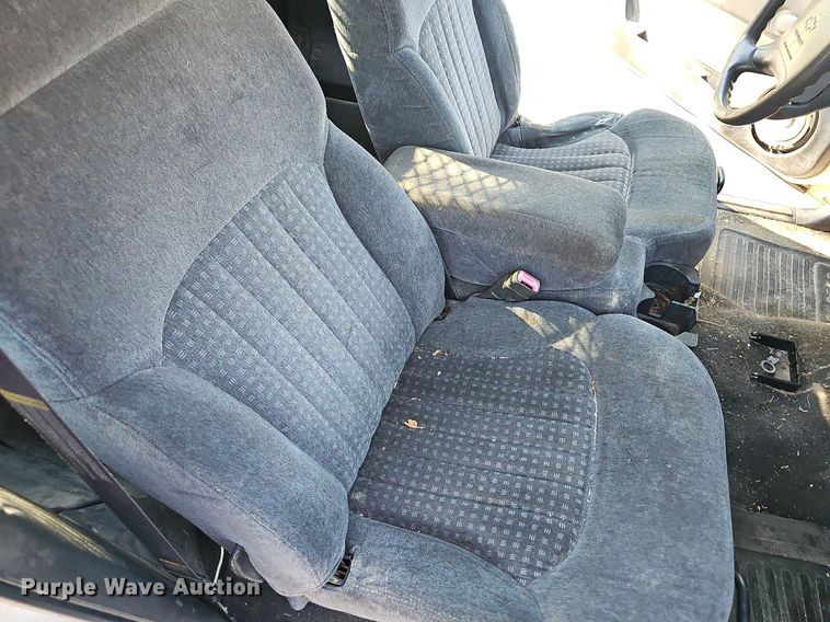 image for item LE9736 1998 Chevrolet S10  Ext. Cab pickup truck