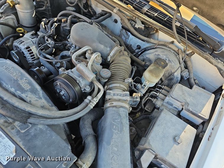 image for item LE9736 1998 Chevrolet S10  Ext. Cab pickup truck