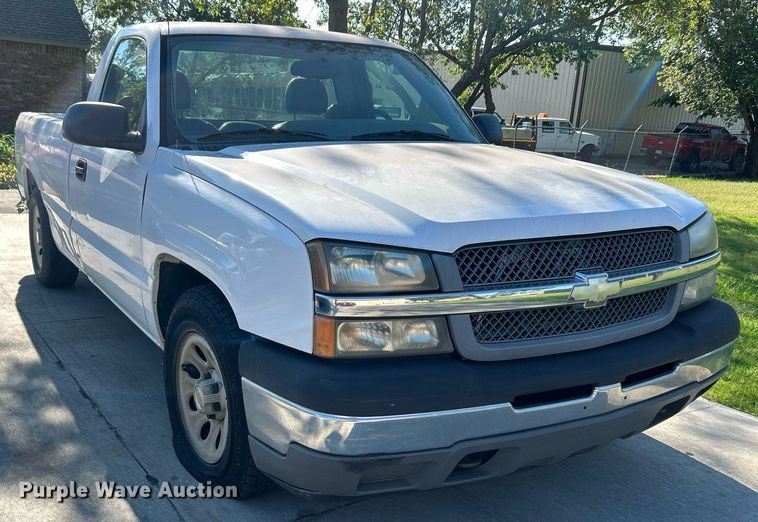 image for item LE9738 2005 Chevrolet Silverado 1500  pickup truck