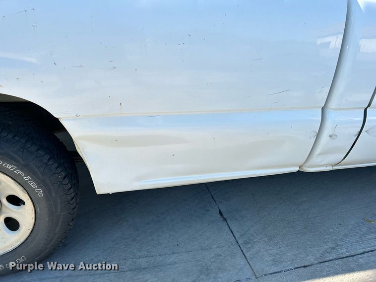 image for item LE9738 2005 Chevrolet Silverado 1500  pickup truck