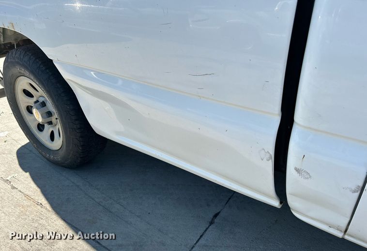 image for item LE9738 2005 Chevrolet Silverado 1500  pickup truck