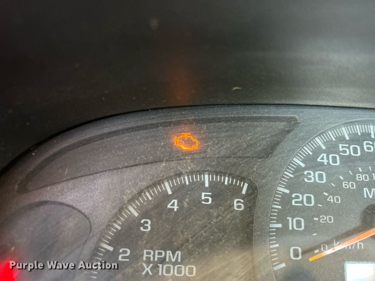 image for item LE9738 2005 Chevrolet Silverado 1500  pickup truck