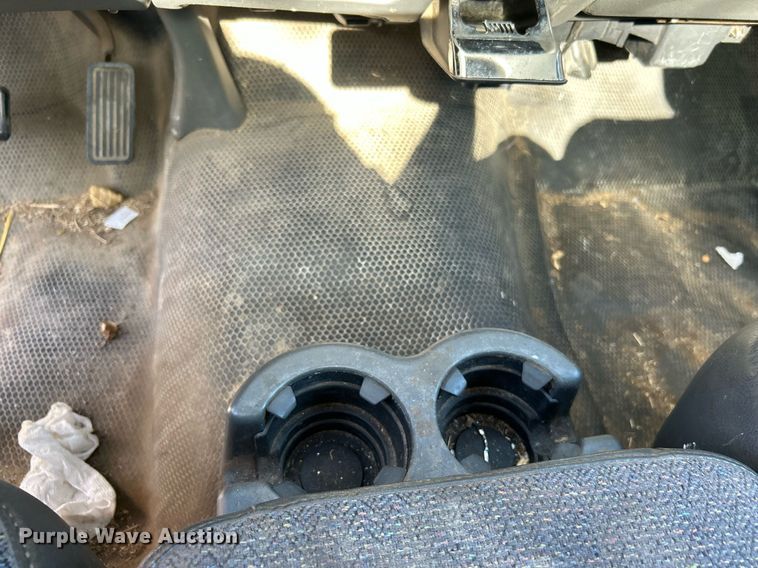 image for item LE9738 2005 Chevrolet Silverado 1500  pickup truck