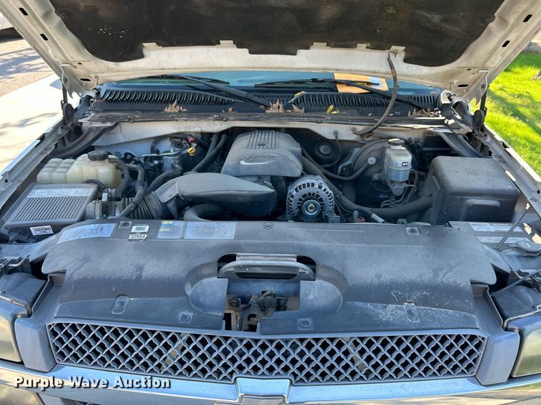 image for item LE9738 2005 Chevrolet Silverado 1500  pickup truck