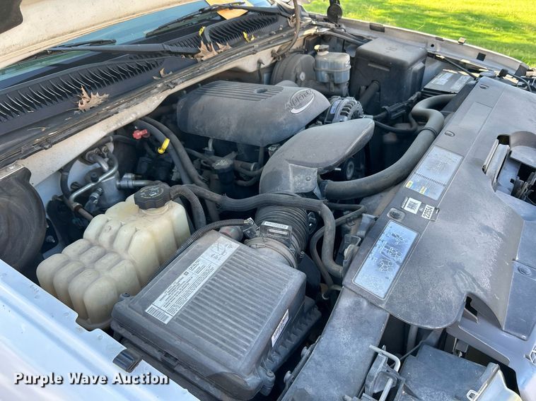 image for item LE9738 2005 Chevrolet Silverado 1500  pickup truck