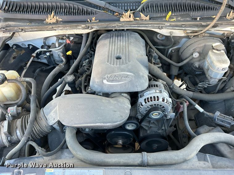 image for item LE9738 2005 Chevrolet Silverado 1500  pickup truck