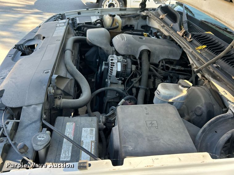 image for item LE9738 2005 Chevrolet Silverado 1500  pickup truck