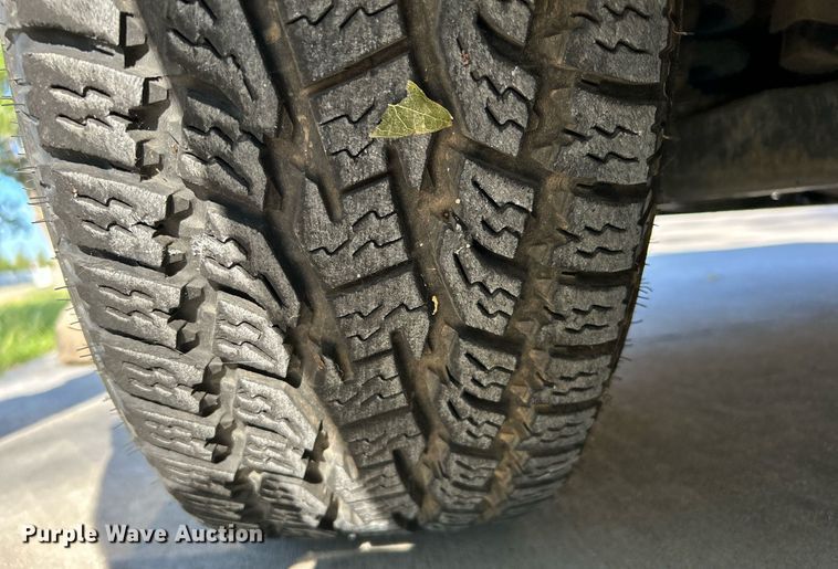 image for item LE9738 2005 Chevrolet Silverado 1500  pickup truck