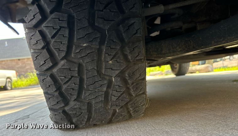 image for item LE9738 2005 Chevrolet Silverado 1500  pickup truck