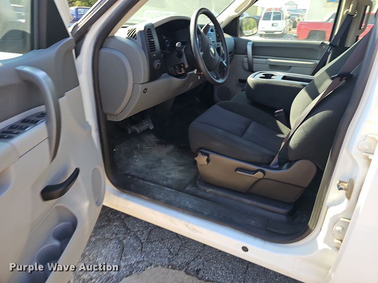 image for item LE9739 2012 Chevrolet Silverado 1500  Crew Cab pickup truck