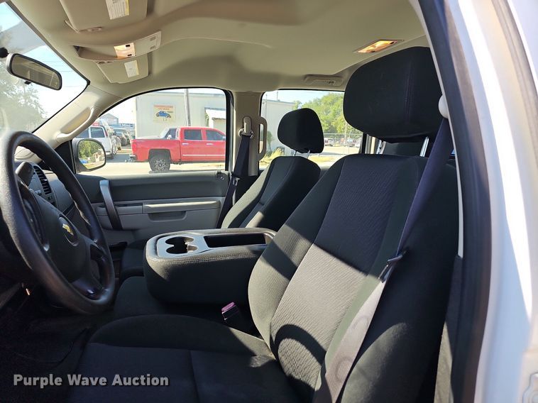 image for item LE9739 2012 Chevrolet Silverado 1500  Crew Cab pickup truck