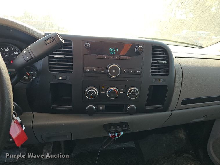 image for item LE9739 2012 Chevrolet Silverado 1500  Crew Cab pickup truck