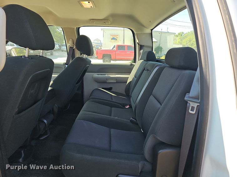 image for item LE9739 2012 Chevrolet Silverado 1500  Crew Cab pickup truck