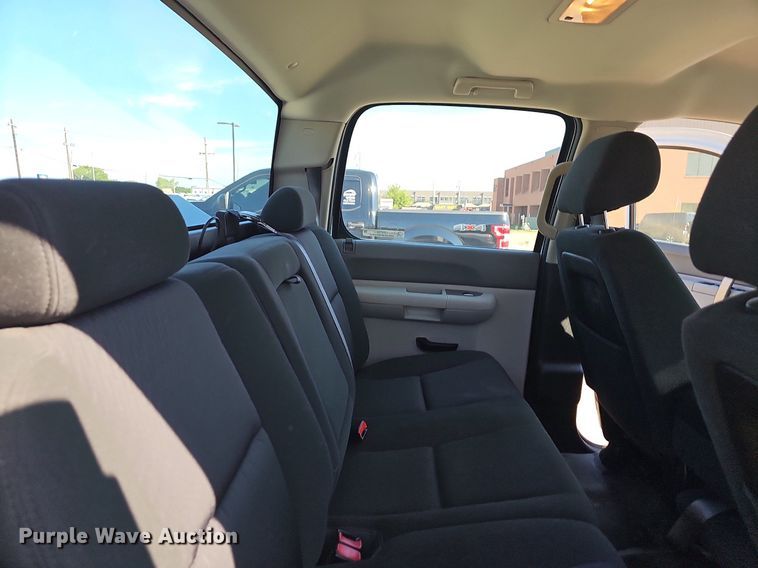 image for item LE9739 2012 Chevrolet Silverado 1500  Crew Cab pickup truck