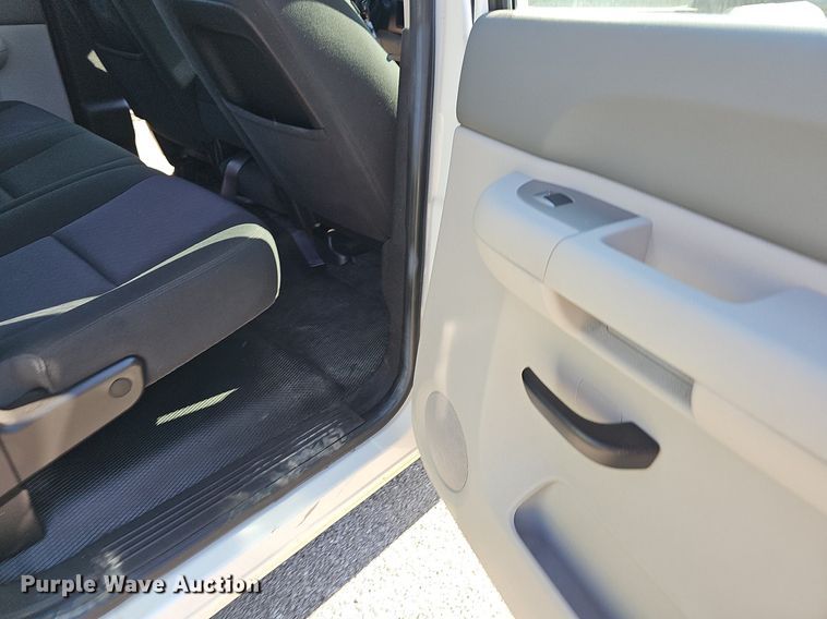 image for item LE9739 2012 Chevrolet Silverado 1500  Crew Cab pickup truck