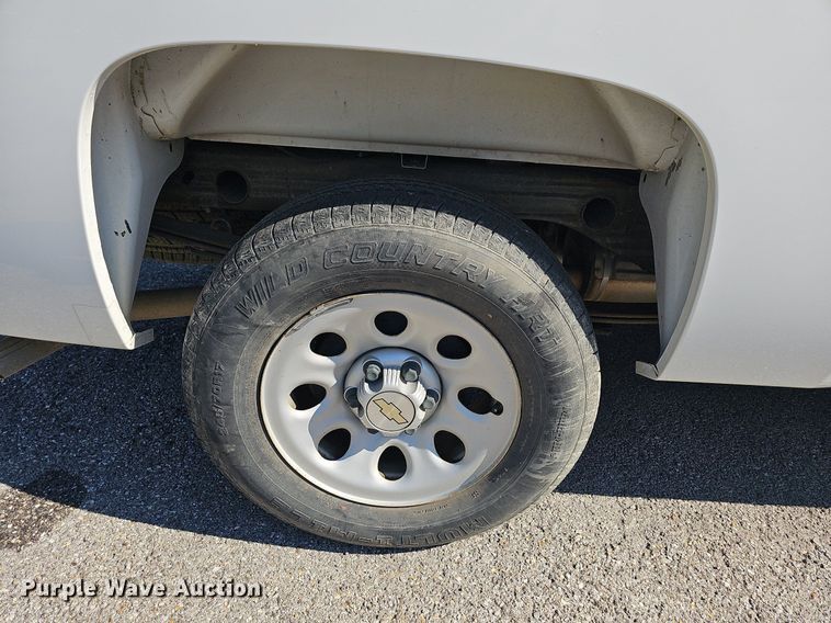 image for item LE9739 2012 Chevrolet Silverado 1500  Crew Cab pickup truck