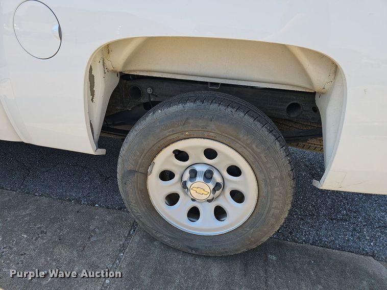 image for item LE9739 2012 Chevrolet Silverado 1500  Crew Cab pickup truck