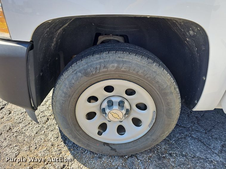 image for item LE9739 2012 Chevrolet Silverado 1500  Crew Cab pickup truck