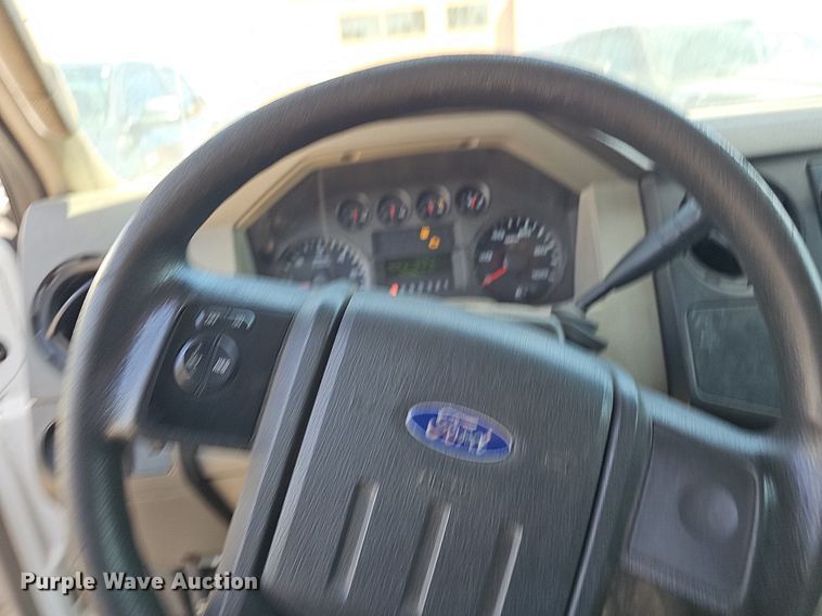 image for item LE9742 2009 Ford F250 Super Duty  SuperCab pickup truck