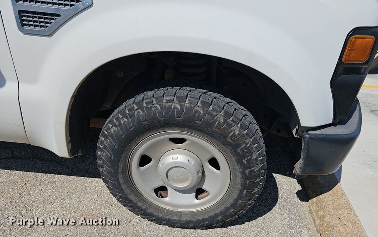 image for item LE9742 2009 Ford F250 Super Duty  SuperCab pickup truck