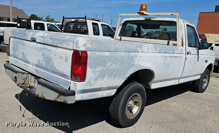 image for item LE9743 1993 Ford F150  pickup truck
