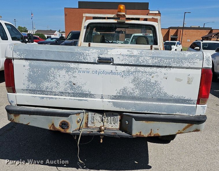 image for item LE9743 1993 Ford F150  pickup truck