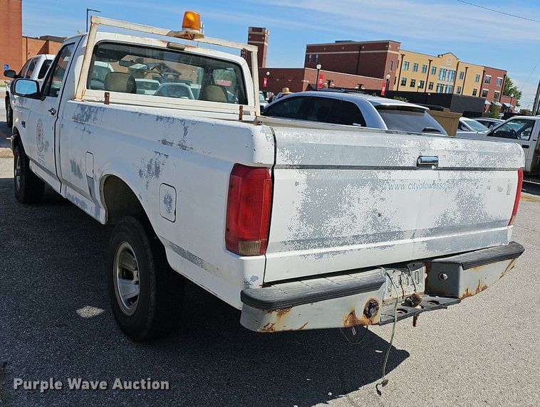 image for item LE9743 1993 Ford F150  pickup truck