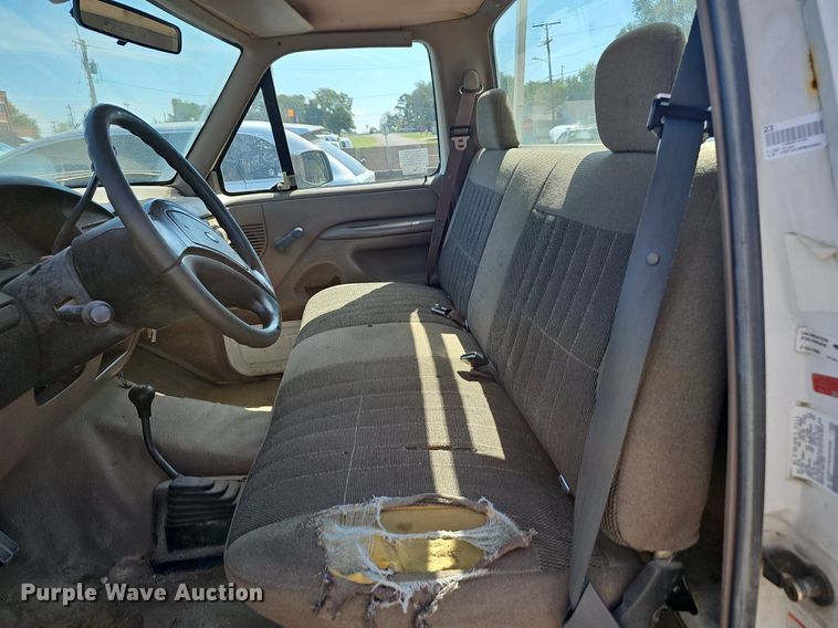 image for item LE9743 1993 Ford F150  pickup truck