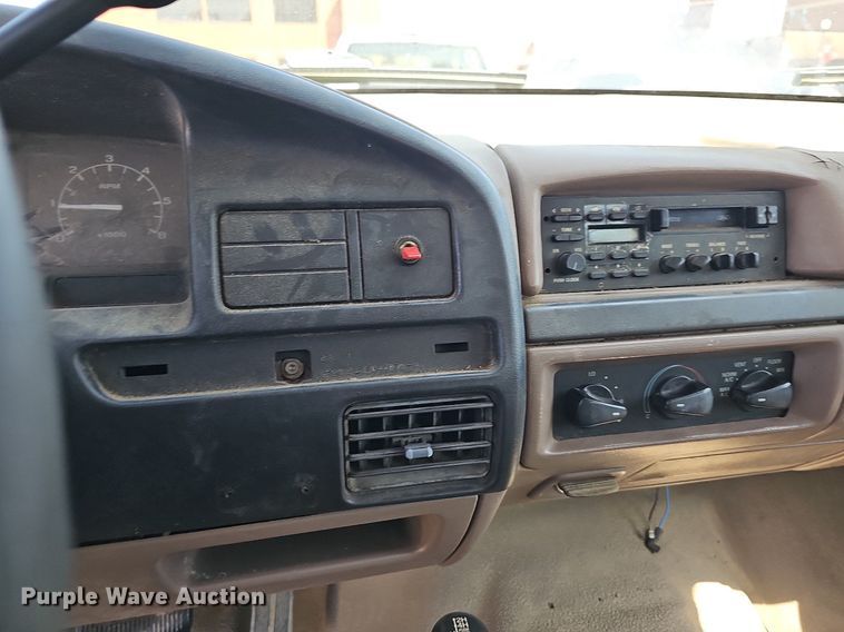 image for item LE9743 1993 Ford F150  pickup truck