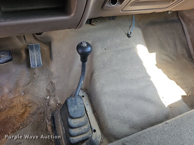 image for item LE9743 1993 Ford F150  pickup truck