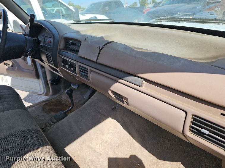 image for item LE9743 1993 Ford F150  pickup truck