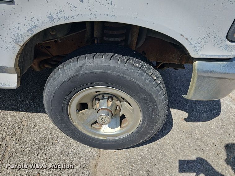 image for item LE9743 1993 Ford F150  pickup truck