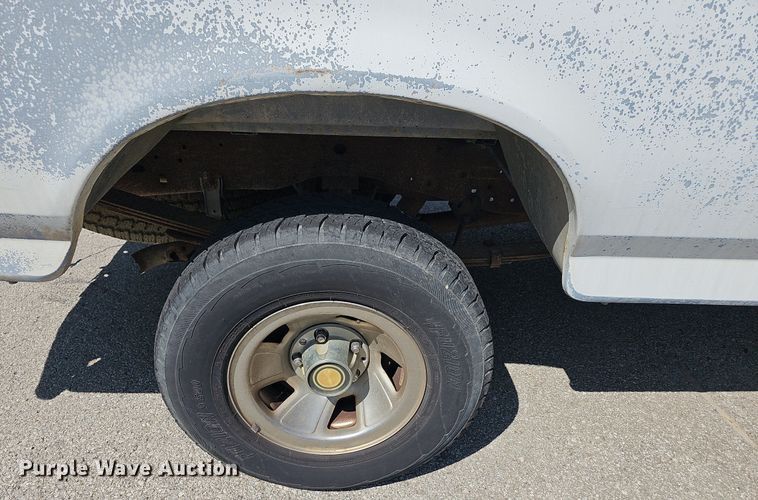 image for item LE9743 1993 Ford F150  pickup truck